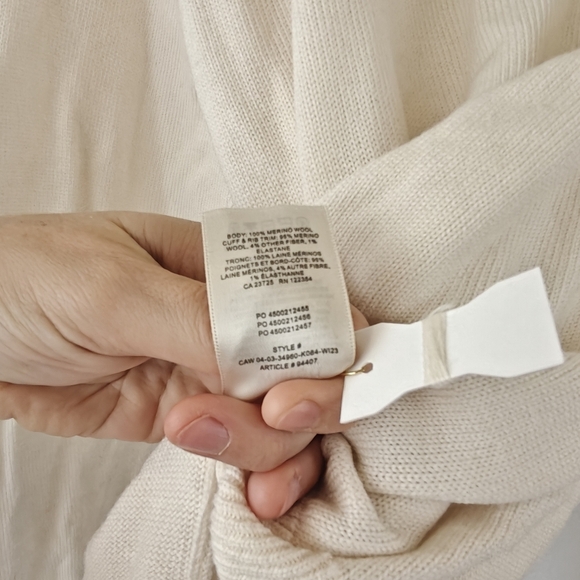 Aritzia Wilfred Clara Merino Wool Waist V-Neck Sweater In Light Birch Size SMALL - Picture 16 of 16